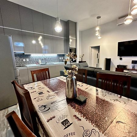Royal City Centre Apartment Попрад Экстерьер фото