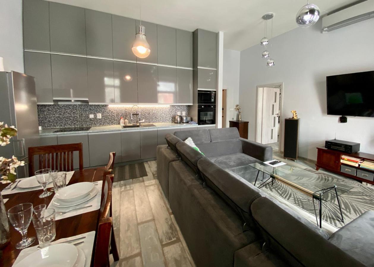 Royal City Centre Apartment Попрад Экстерьер фото