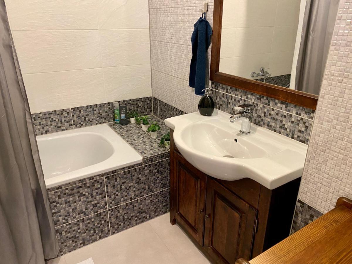 Royal City Centre Apartment Попрад Экстерьер фото