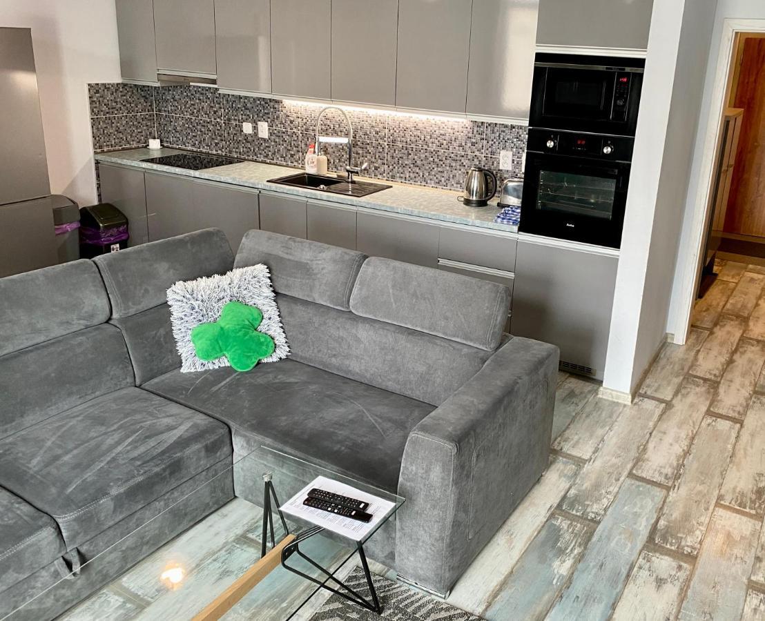 Royal City Centre Apartment Попрад Экстерьер фото