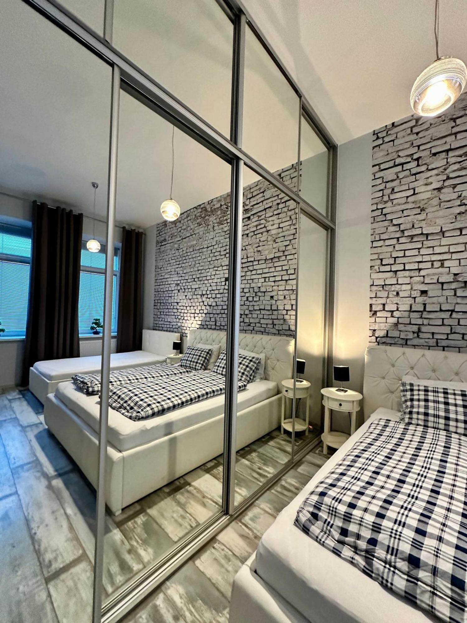 Royal City Centre Apartment Попрад Экстерьер фото