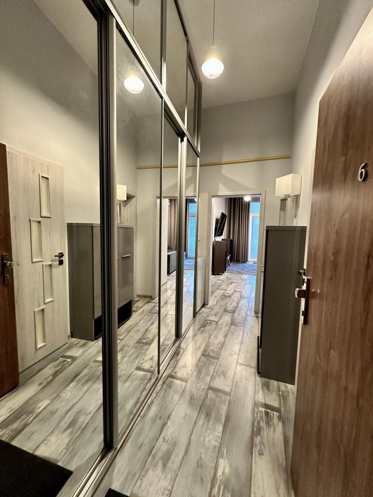 Royal City Centre Apartment Попрад Экстерьер фото