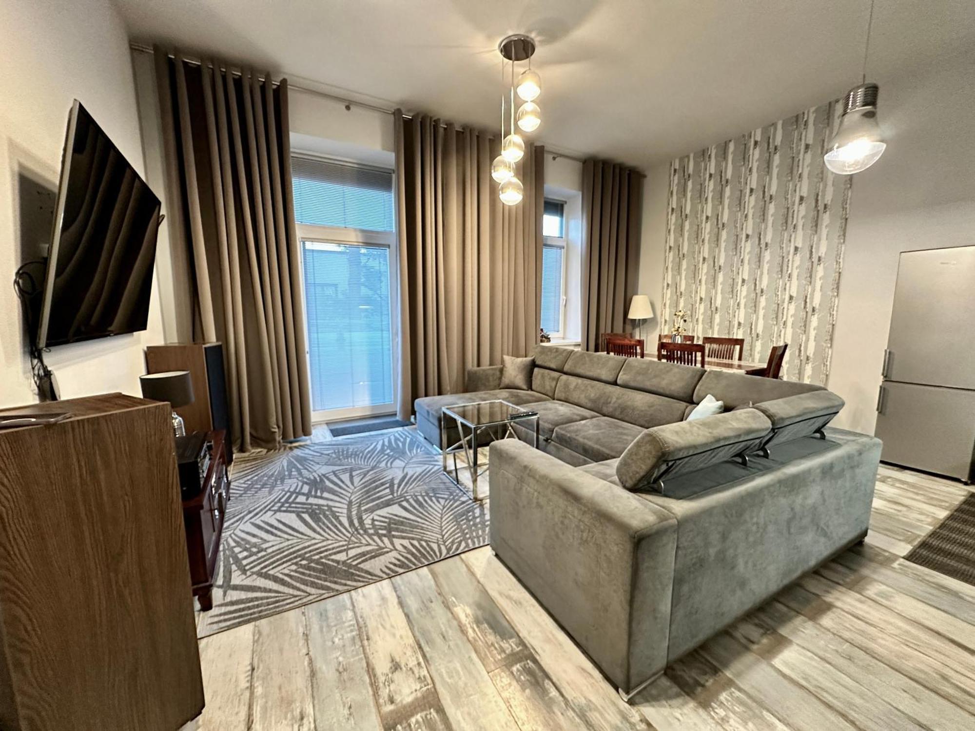 Royal City Centre Apartment Попрад Экстерьер фото