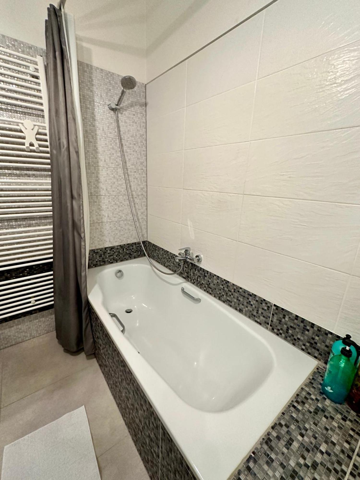 Royal City Centre Apartment Попрад Экстерьер фото