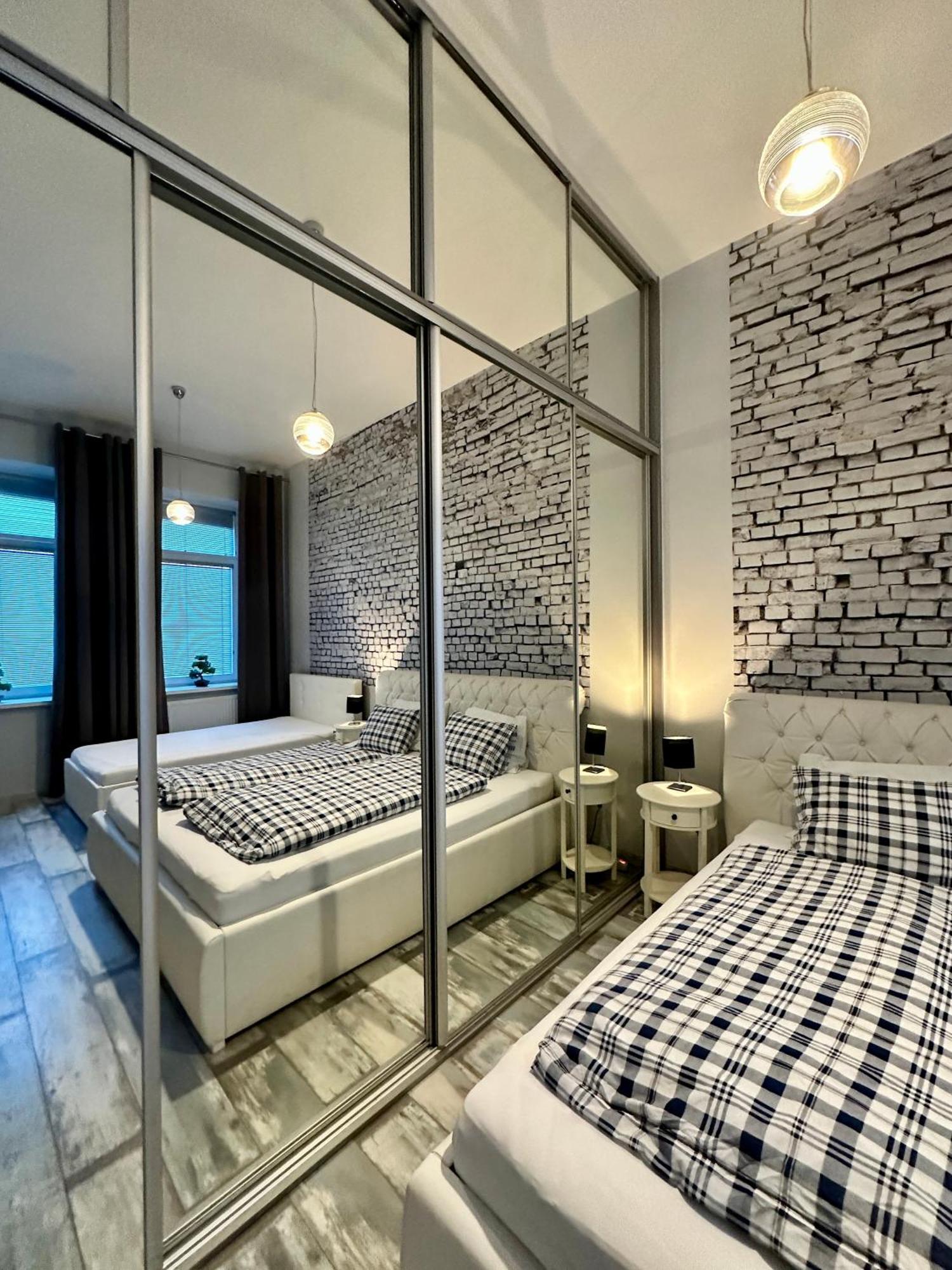 Royal City Centre Apartment Попрад Экстерьер фото