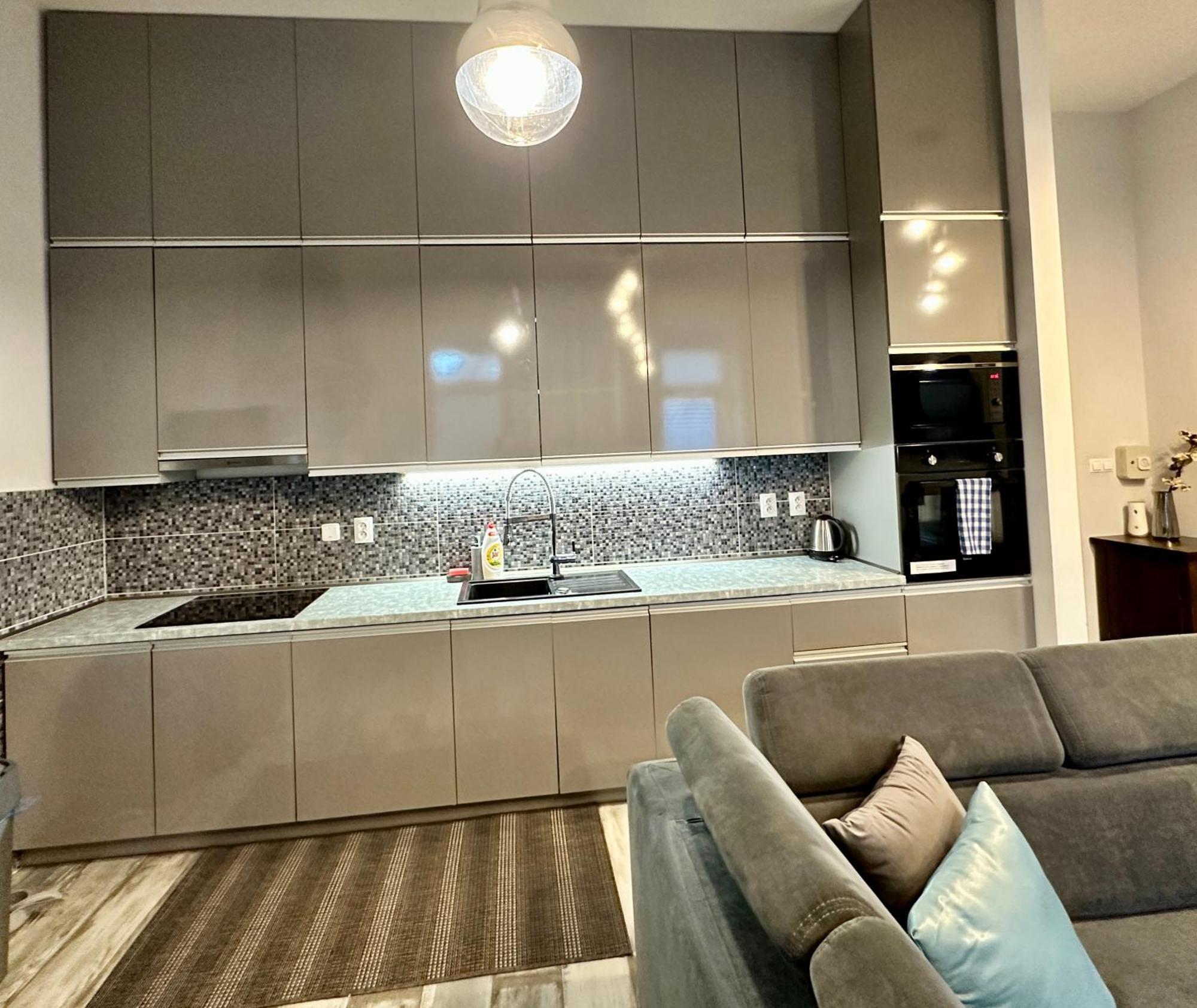 Royal City Centre Apartment Попрад Экстерьер фото